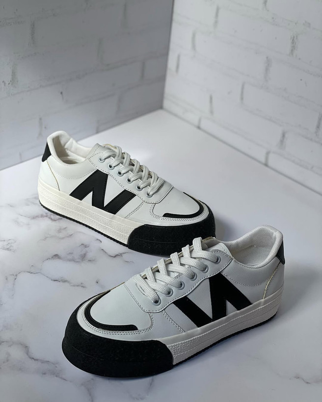 کتونی اسپرت دخترانه new balance زیبا و شیک